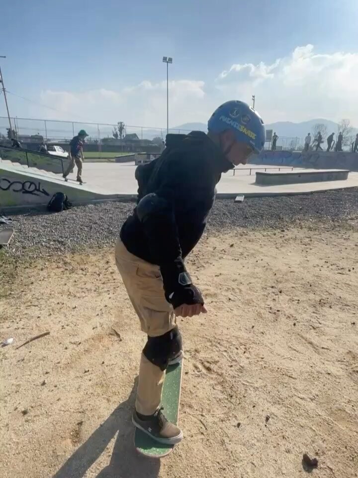 Instagram post from puenteskate. This post is in position 16.